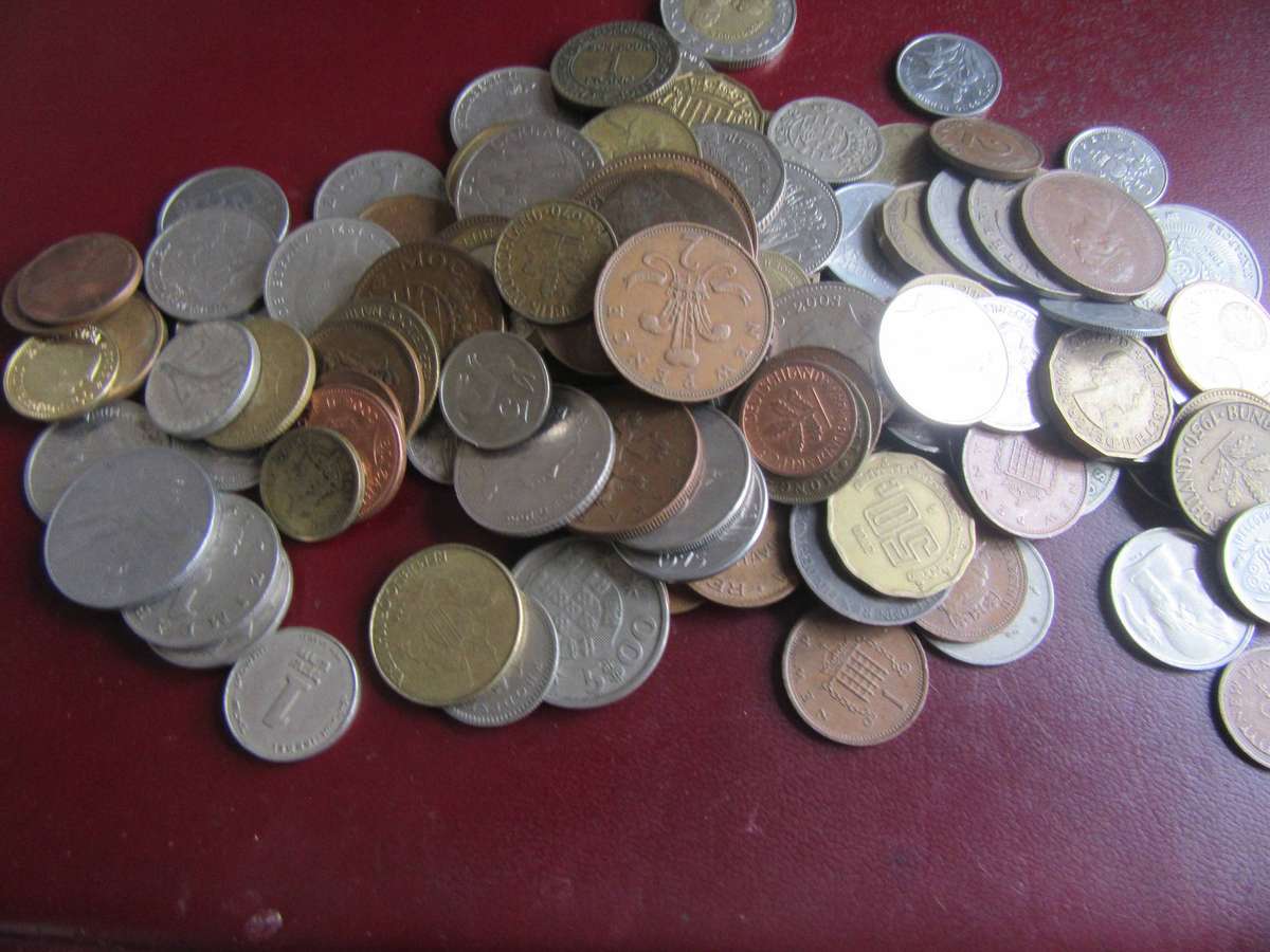 GOOD START FOR THE BEGINNER - 125 INTERNATIONAL COINS - ASPER SAN - BID PER COIN - LOT11