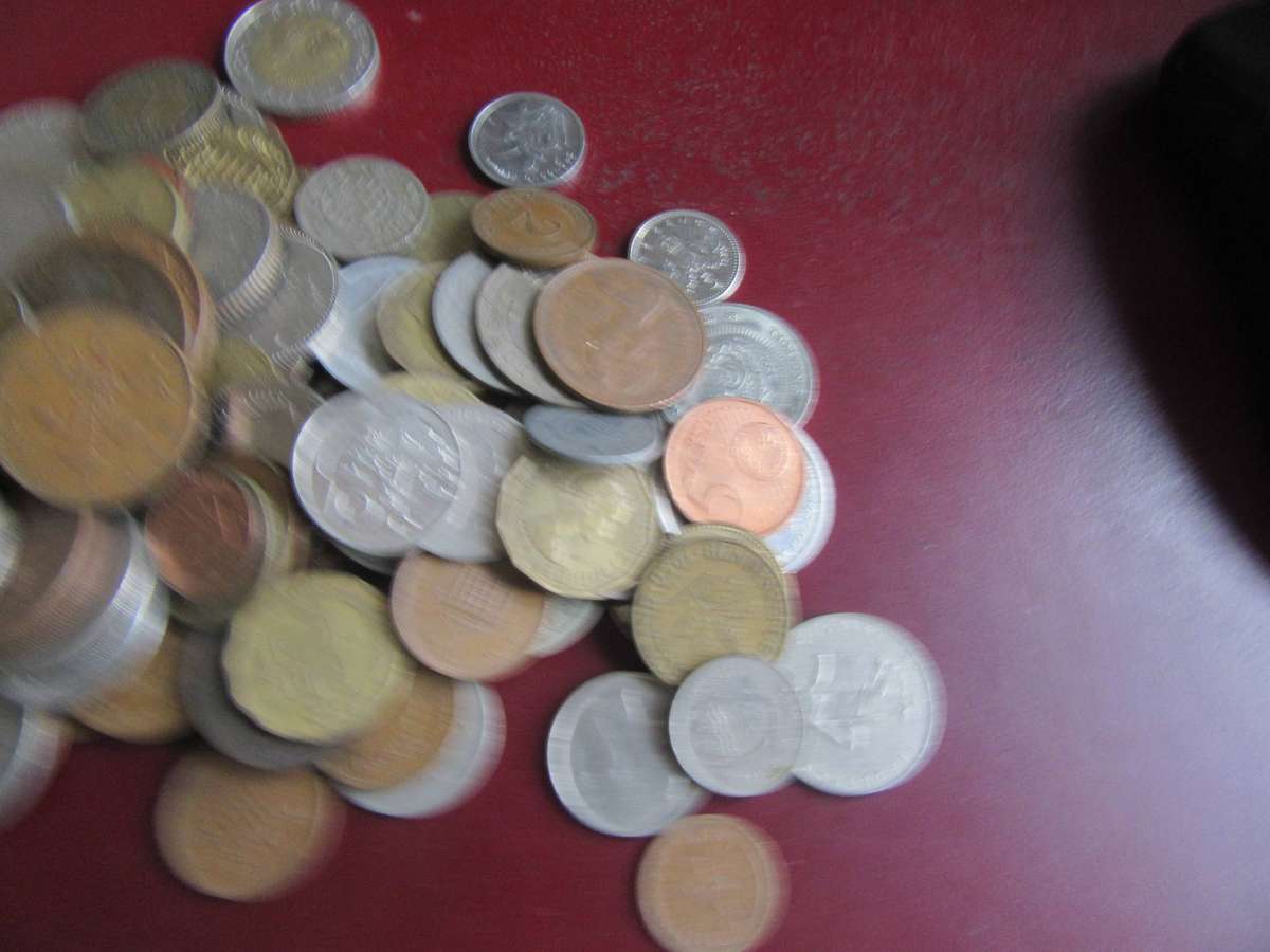 GOOD START FOR THE BEGINNER - 125 INTERNATIONAL COINS - ASPER SAN - BID PER COIN - LOT11