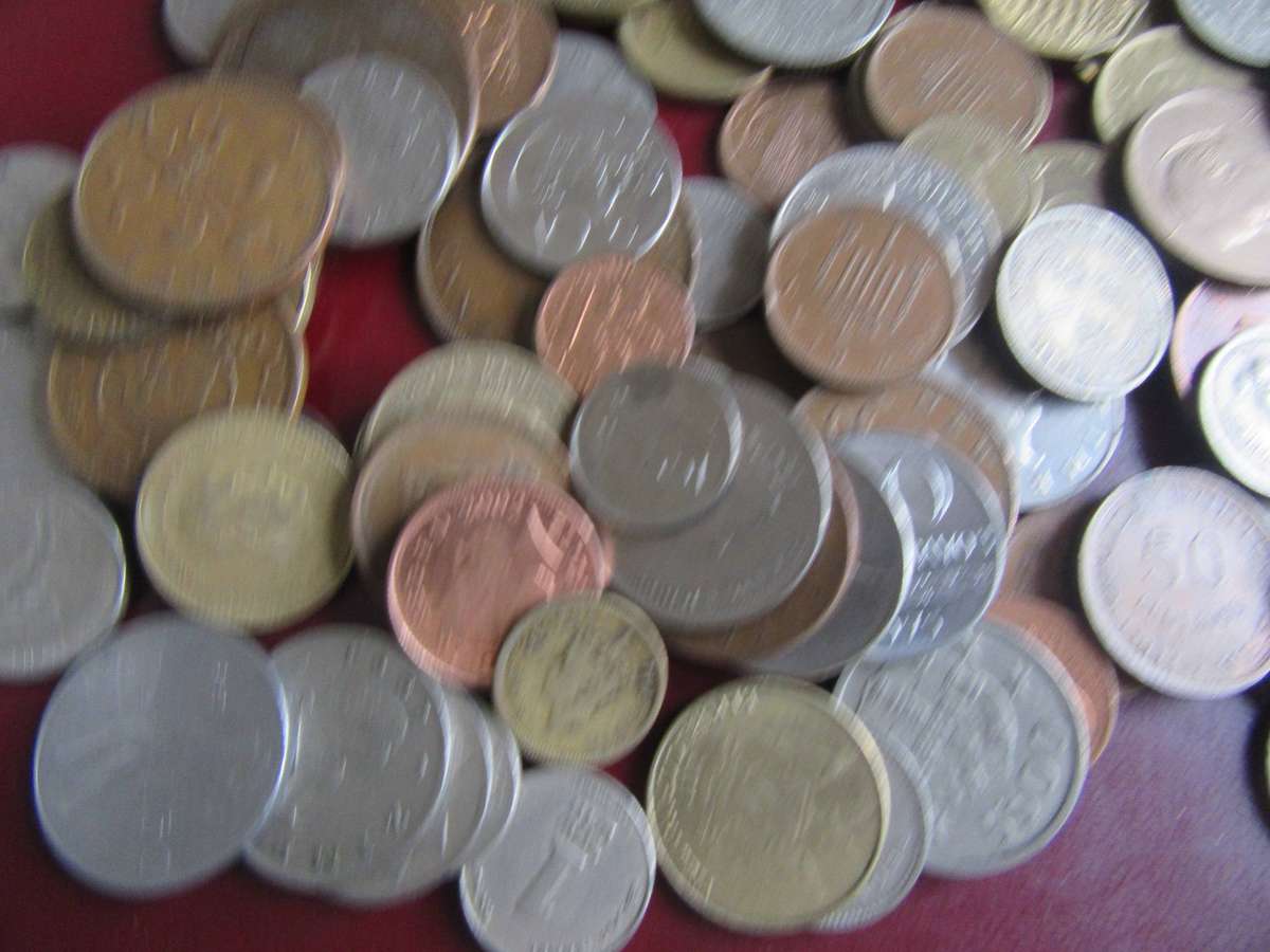 GOOD START FOR THE BEGINNER - 125 INTERNATIONAL COINS - ASPER SAN - BID PER COIN - LOT11