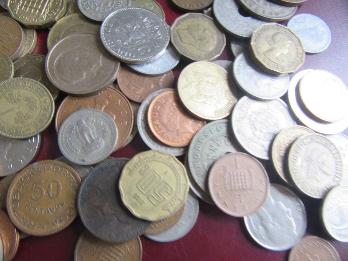 GOOD START FOR THE BEGINNER - 125 INTERNATIONAL COINS - ASPER SAN - BID PER COIN - LOT11