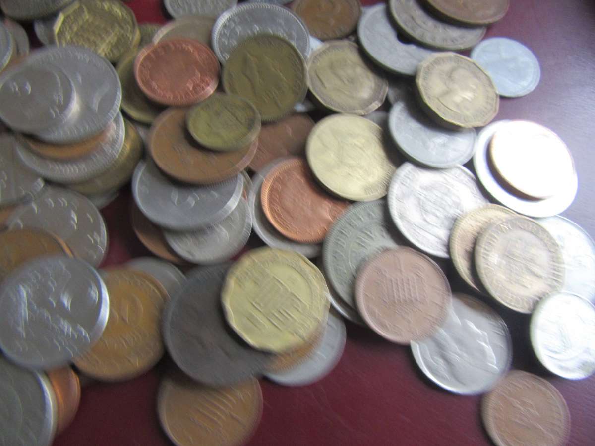 GOOD START FOR THE BEGINNER - 125 INTERNATIONAL COINS - ASPER SAN - BID PER COIN - LOT11