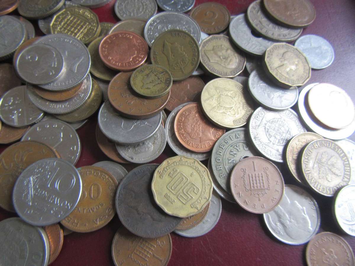 GOOD START FOR THE BEGINNER - 125 INTERNATIONAL COINS - ASPER SAN - BID PER COIN - LOT11