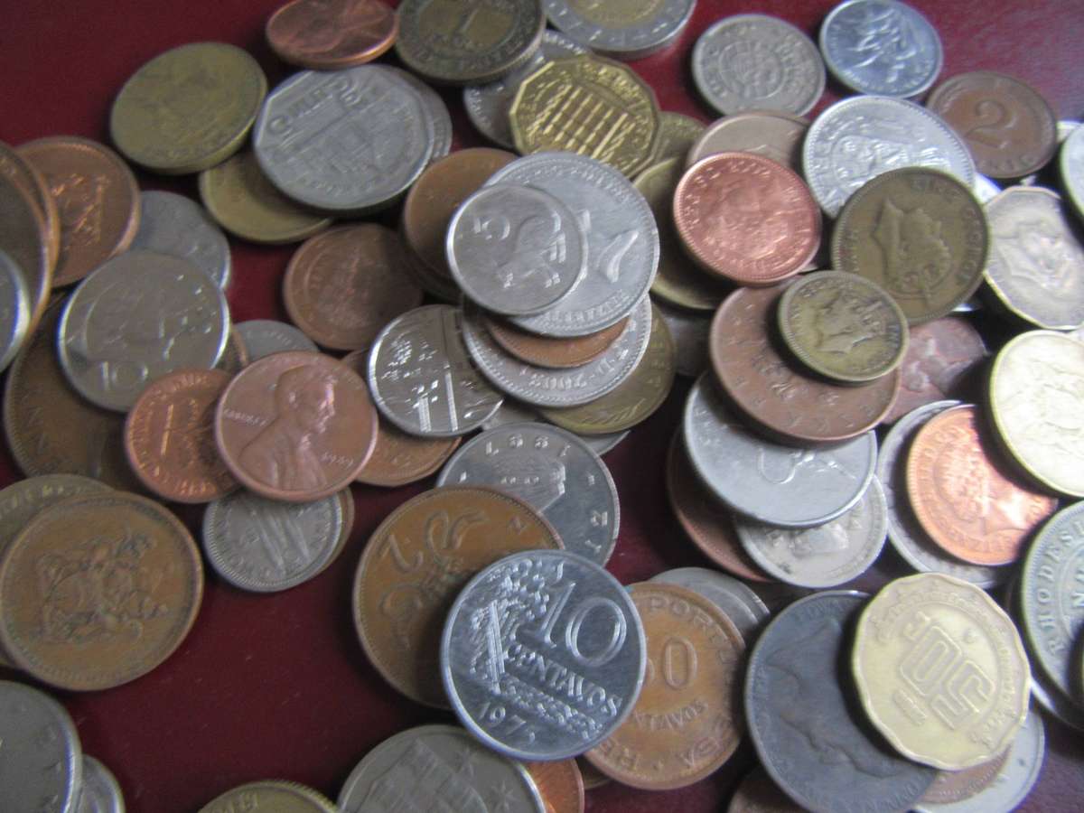 GOOD START FOR THE BEGINNER - 125 INTERNATIONAL COINS - ASPER SAN - BID PER COIN - LOT11