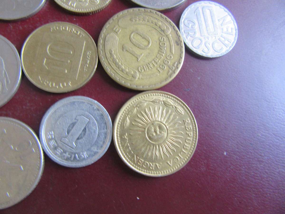 GOOD START FOR THE BEGINNER - 25 INTERNATIONAL COINS - AS PER SCAN - CO4