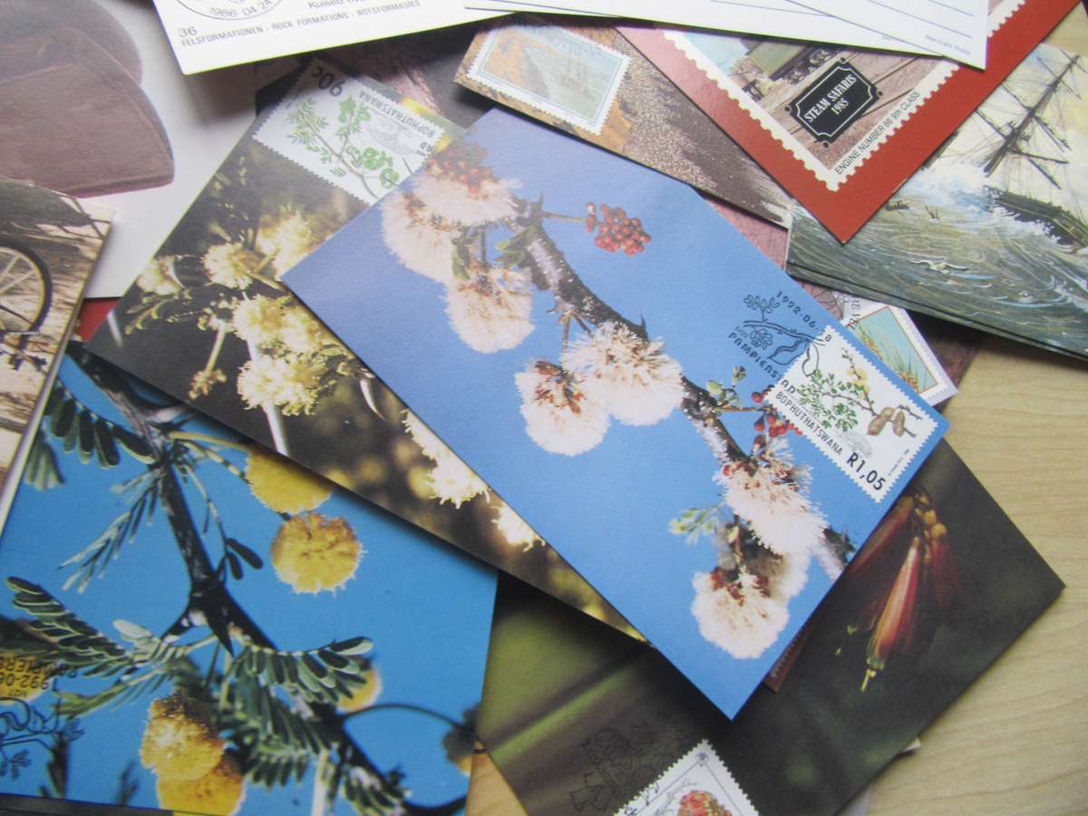 120 VARIOUS NEW POST CARDS WITH STAMPS - INCL.DUPLICATES - AS PER SCAN - BID PER ITEM