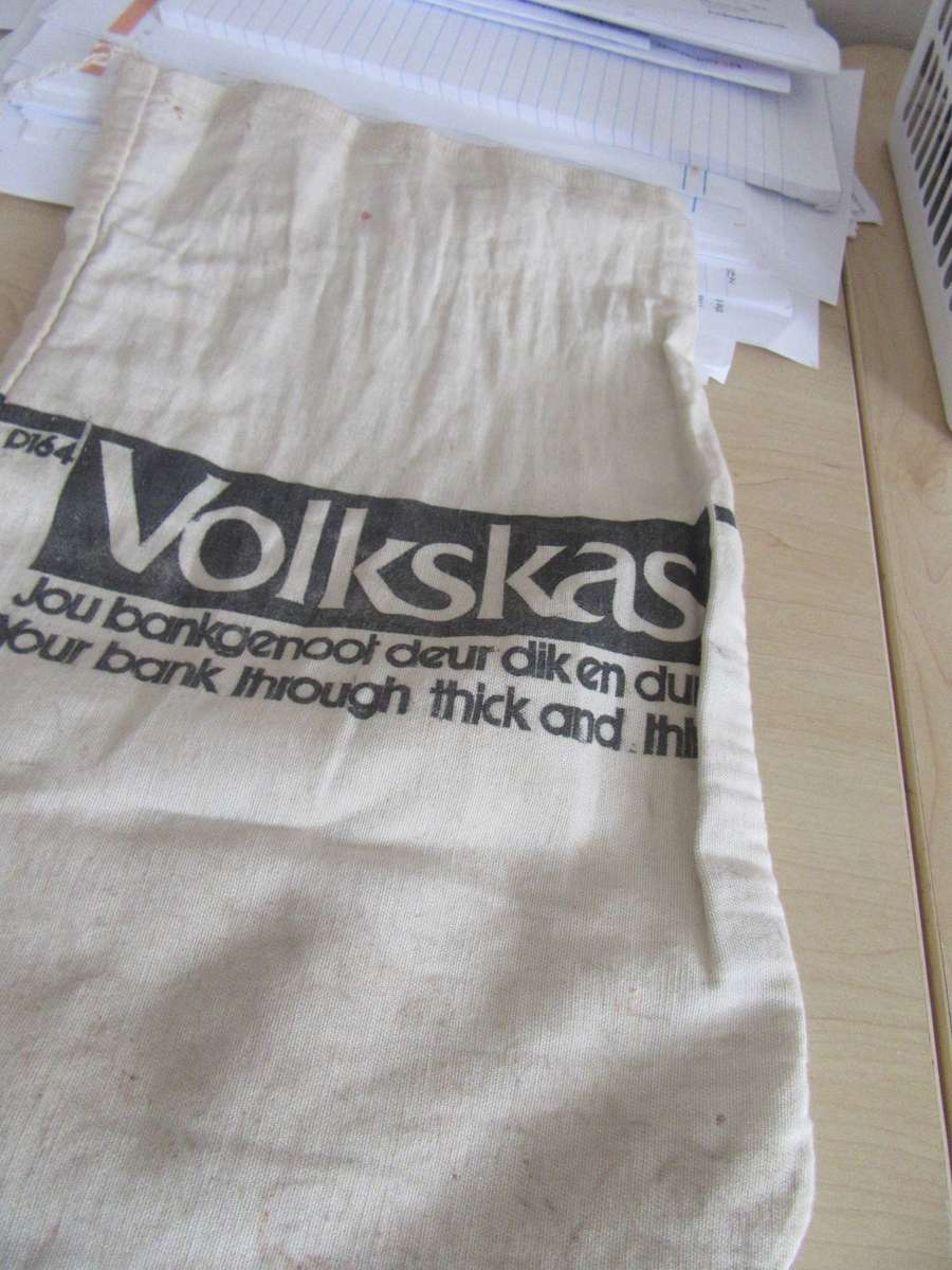 VINTAGE VOLKSKAS MONEY BAG - D164 - AFRIKAANS