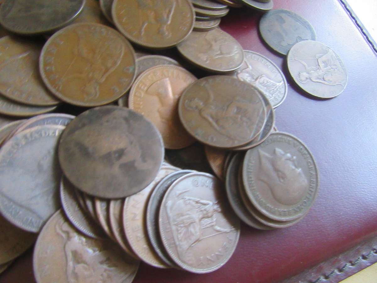 125OLD UK PENNIES