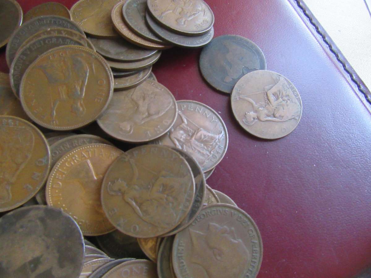 125OLD UK PENNIES