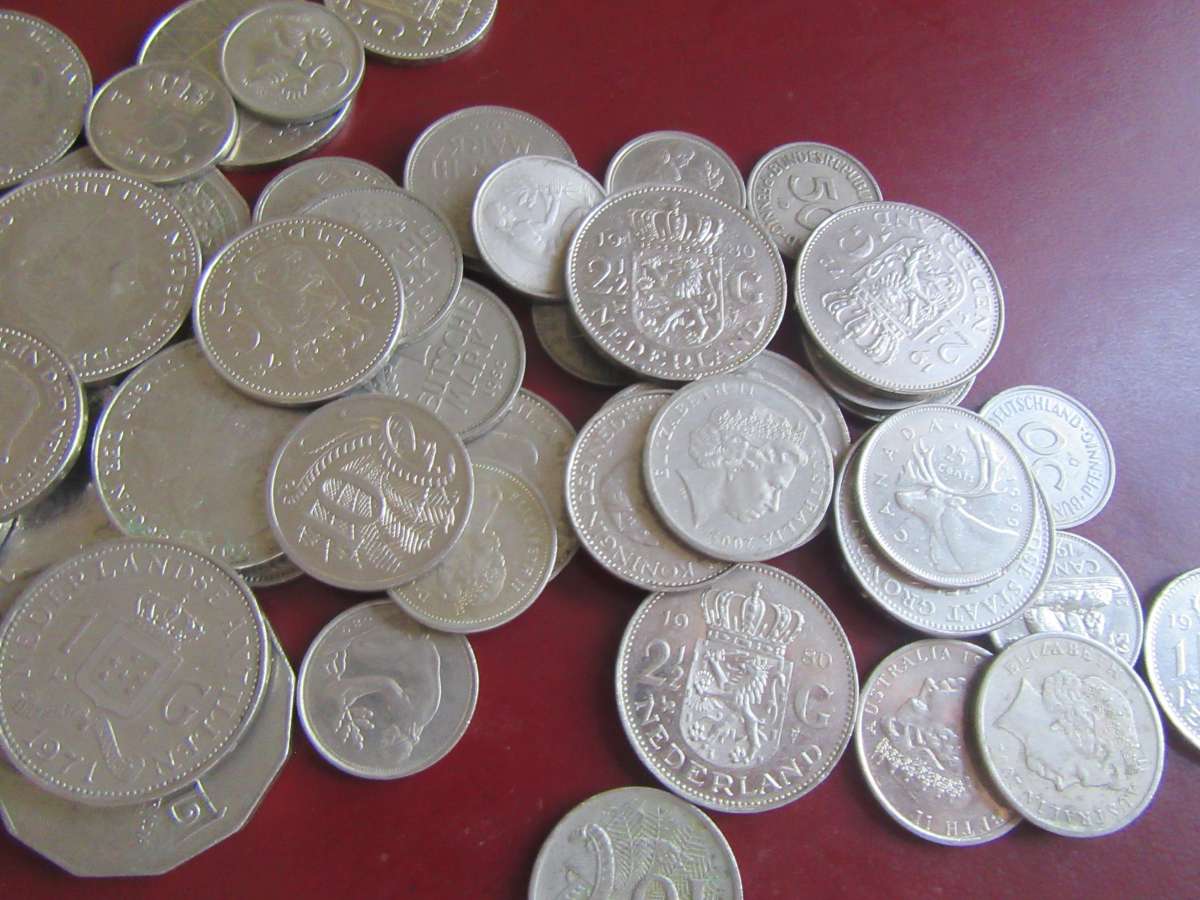 GOOD START FOR THE BEGINNER 50 INTERNATIONAL COINS - AS PER SCAN - CO1 - BID PER TEM