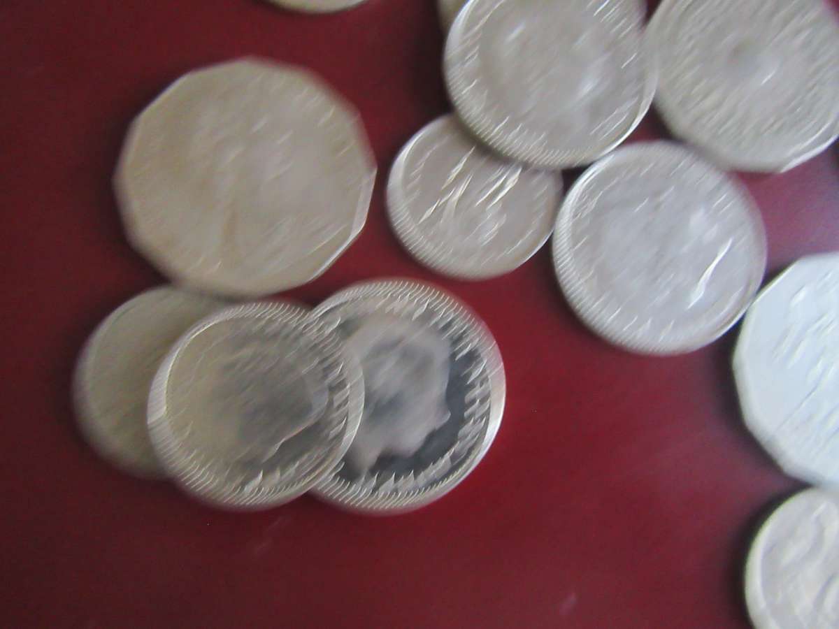 GOOD START FOR THE BEGINNER 50 INTERNATIONAL COINS - AS PER SCAN - CO1 - BID PER TEM