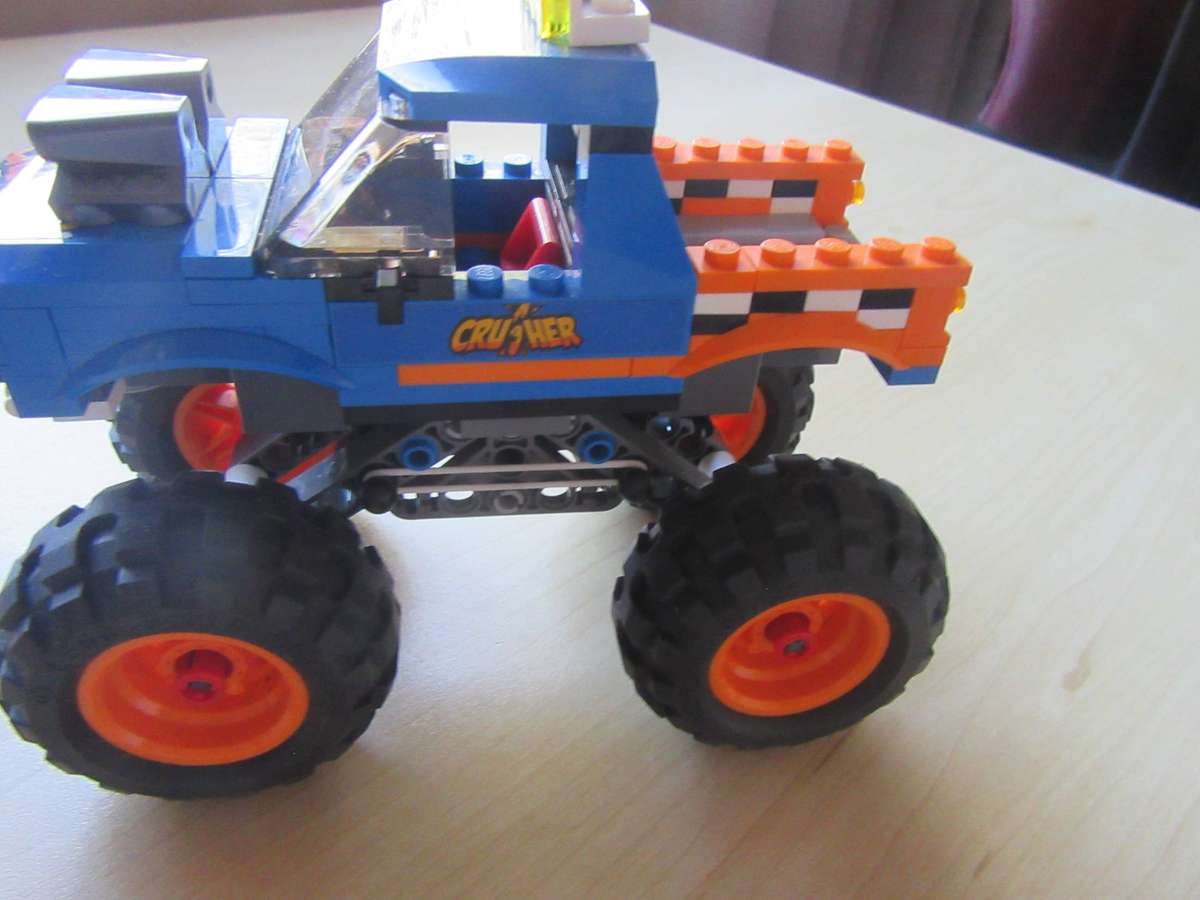 LARGE LEGO TRUCK -180g AS PER SCAN - BID PER 2 GRAMS