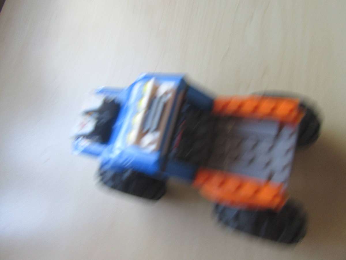 LARGE LEGO TRUCK -180g AS PER SCAN - BID PER 2 GRAMS