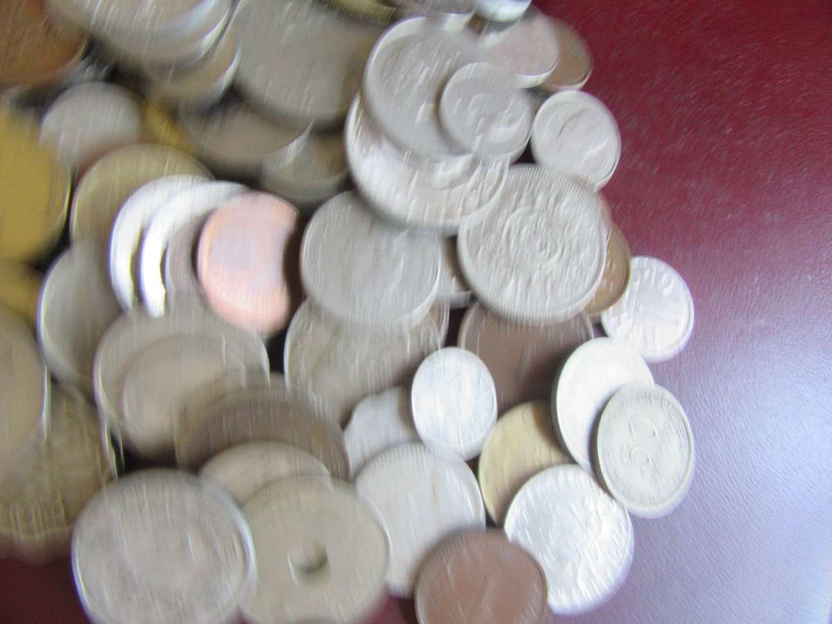 GOOD START FOR THE BEGINNER - 250INTERNATINAL COINS INCL. RSACOINS - AS PER SCAN - BID PER COIN -10