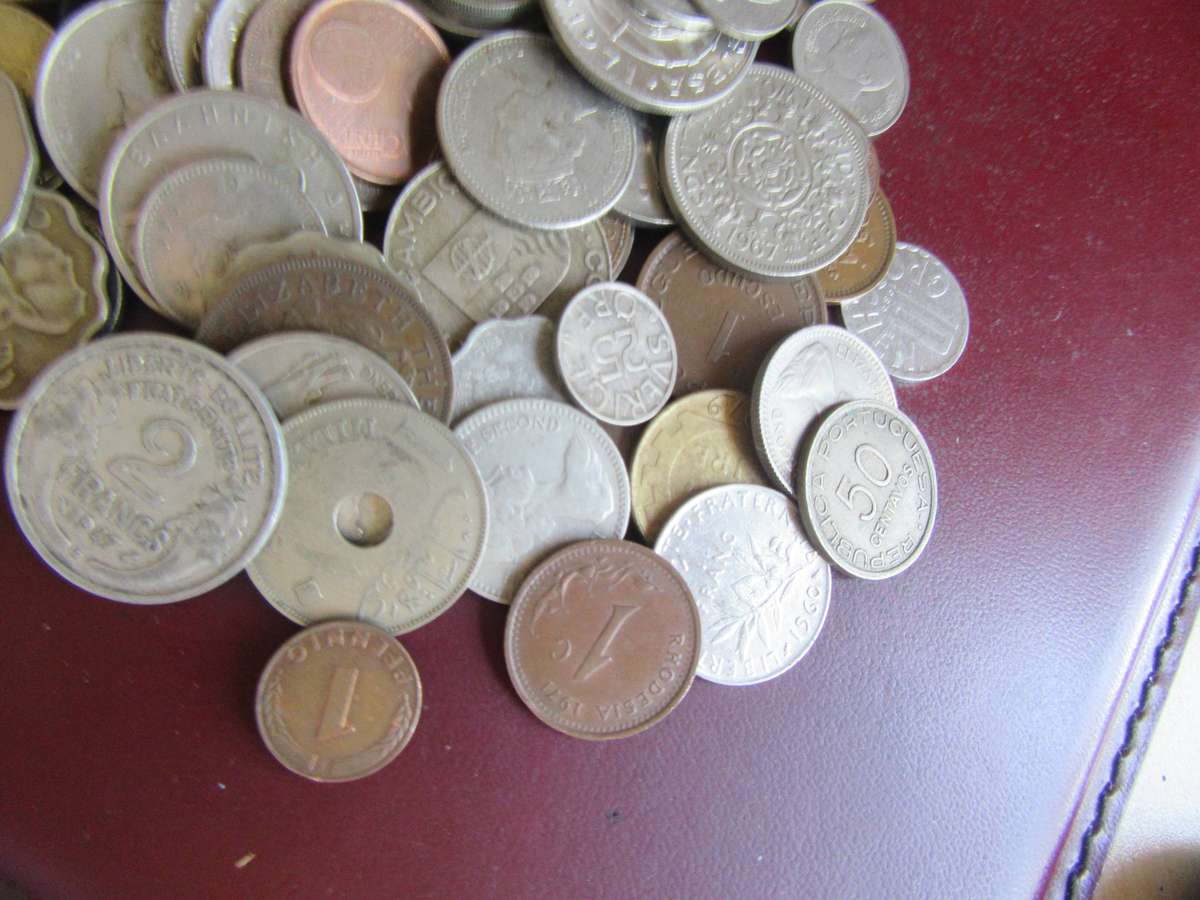 GOOD START FOR THE BEGINNER - 250INTERNATINAL COINS INCL. RSACOINS - AS PER SCAN - BID PER COIN -10