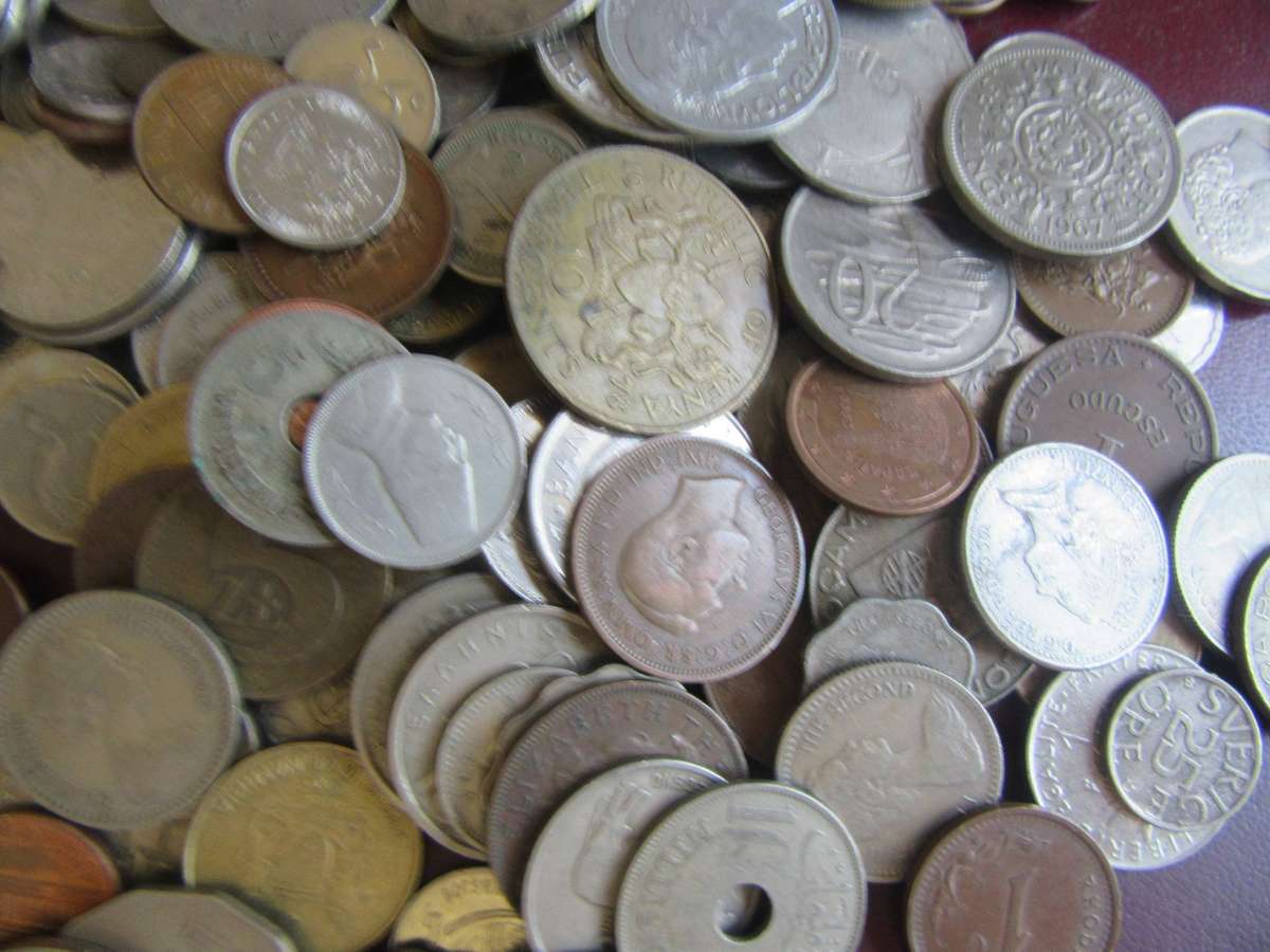 GOOD START FOR THE BEGINNER - 250INTERNATINAL COINS INCL. RSACOINS - AS PER SCAN - BID PER COIN -10