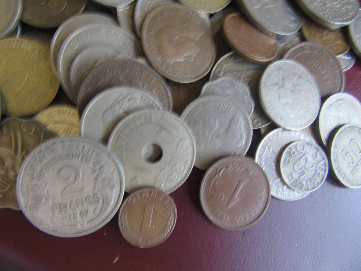 GOOD START FOR THE BEGINNER - 250INTERNATINAL COINS INCL. RSACOINS - AS PER SCAN - BID PER COIN -10