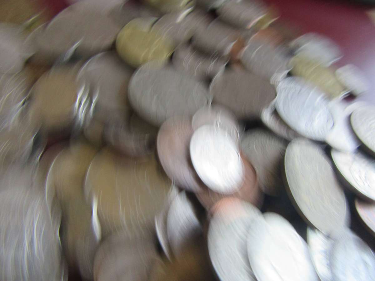 GOOD START FOR THE BEGINNER - 250INTERNATINAL COINS INCL. RSACOINS - AS PER SCAN - BID PER COIN -10