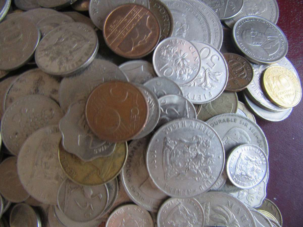 GOOD START FOR THE BEGINNER - 410 INTERNATIONAL COINS INCL. RSA COINS - AS PR SCAN - BID PER COIN11