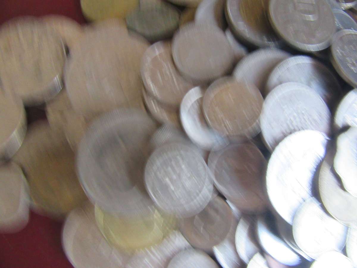 GOOD START FOR THE BEGINNER - 410 INTERNATIONAL COINS INCL. RSA COINS - AS PR SCAN - BID PER COIN11