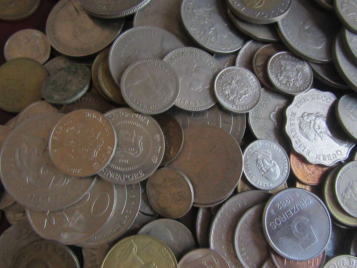 GOOD START FOR THE BEGINNER - 410 INTERNATIONAL COINS INCL. RSA COINS - AS PR SCAN - BID PER COIN11