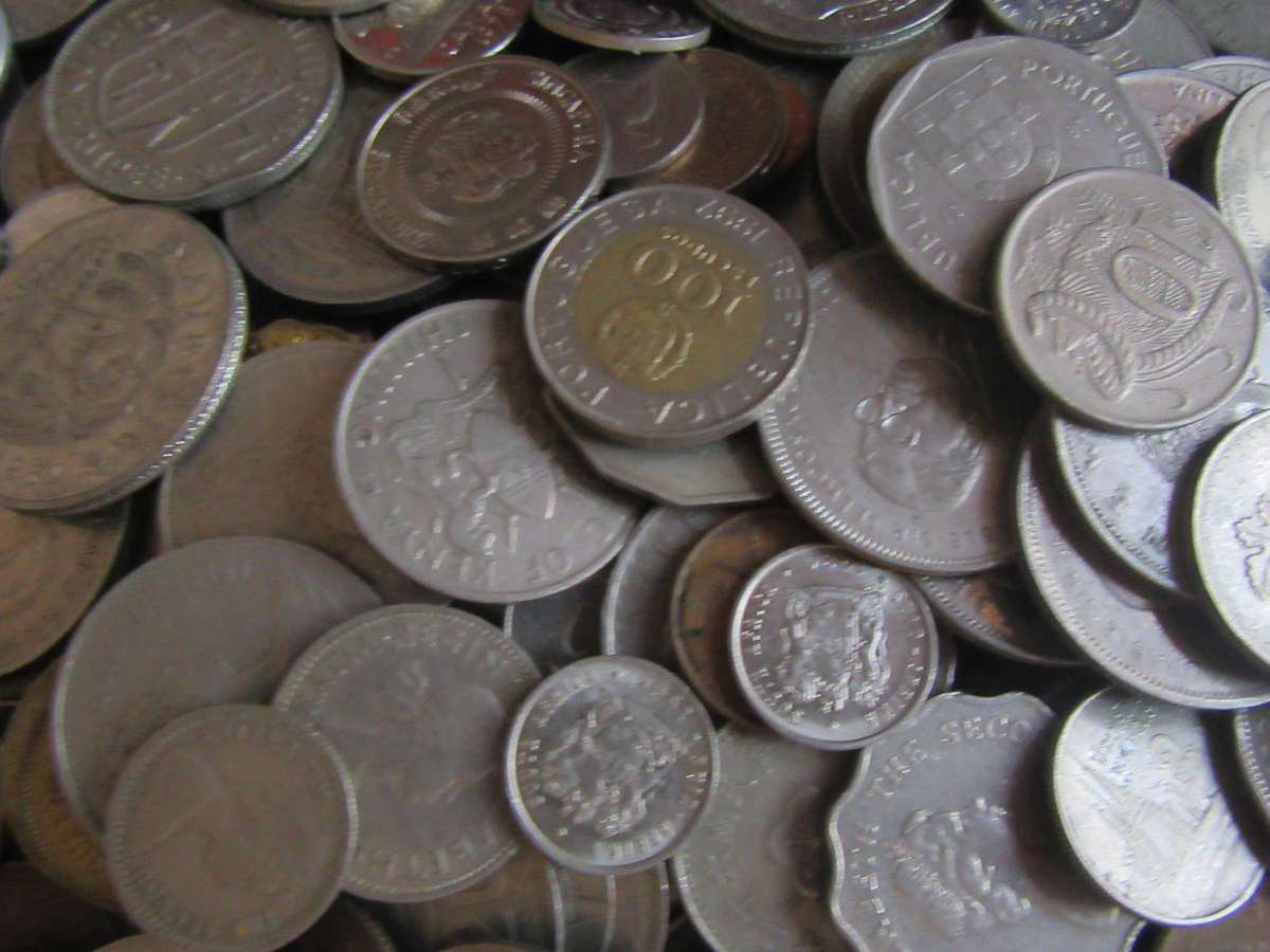 GOOD START FOR THE BEGINNER - 410 INTERNATIONAL COINS INCL. RSA COINS - AS PR SCAN - BID PER COIN11