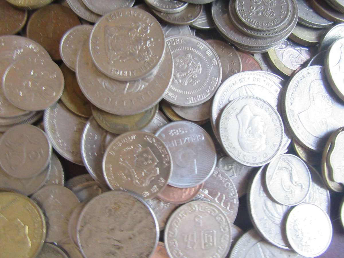 GOOD START FOR THE BEGINNER - 410 INTERNATIONAL COINS INCL. RSA COINS - AS PR SCAN - BID PER COIN11