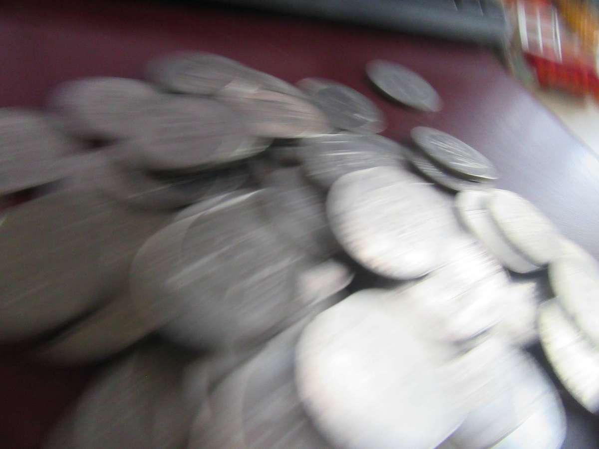 58 ONE RAND COINS WITH COAT OF ARMS - VARIOUS YEARS - AS PER SCAN - BID PER COIN