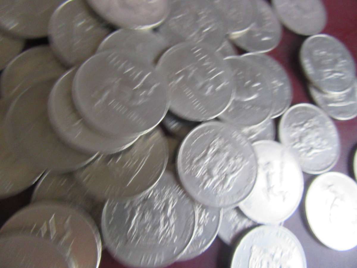 58 ONE RAND COINS WITH COAT OF ARMS - VARIOUS YEARS - AS PER SCAN - BID PER COIN