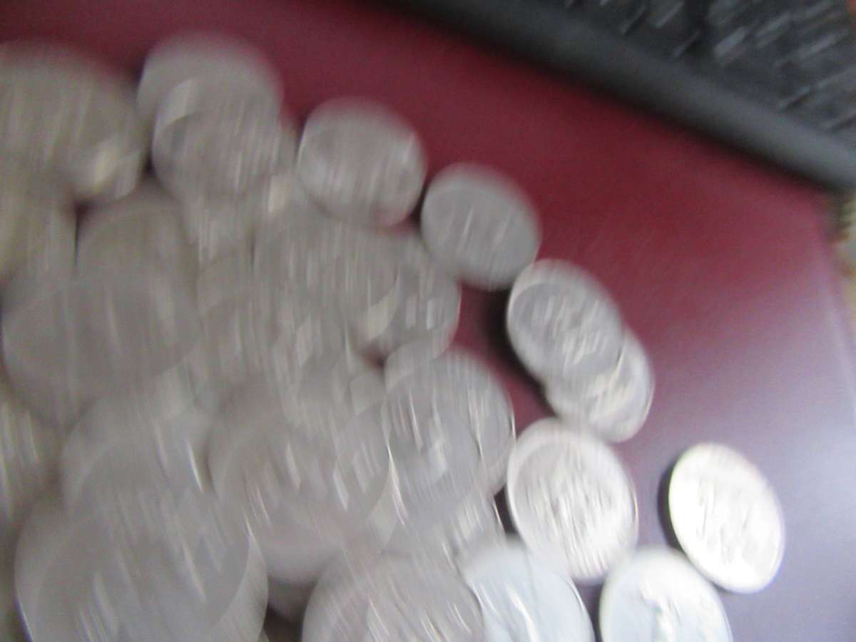 58 ONE RAND COINS WITH COAT OF ARMS - VARIOUS YEARS - AS PER SCAN - BID PER COIN