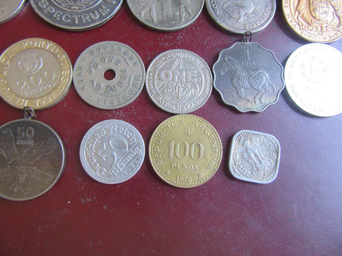 INTERESTING SELECTION OF20 VARIOUS ITEMS - AS PER SCAN - BID PERITEM - CO1