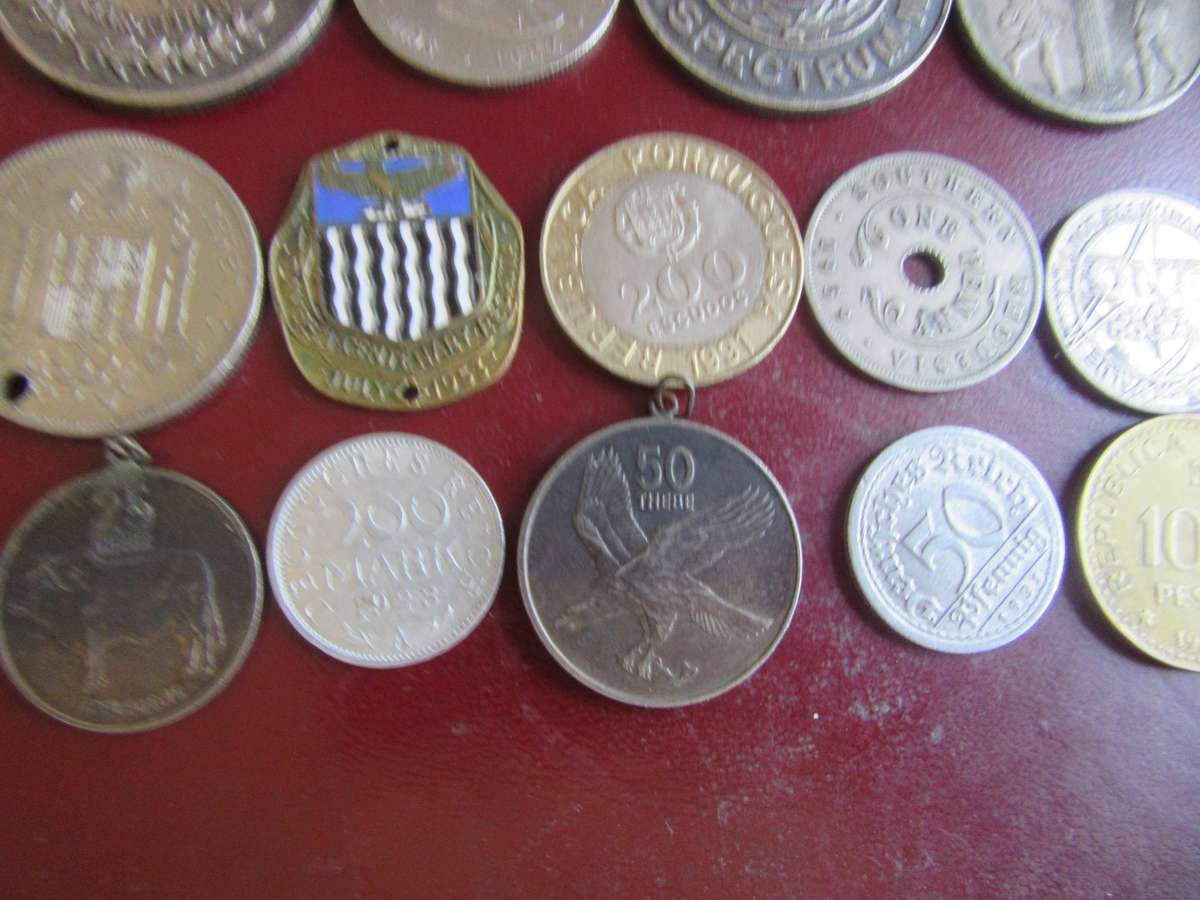 INTERESTING SELECTION OF20 VARIOUS ITEMS - AS PER SCAN - BID PERITEM - CO1