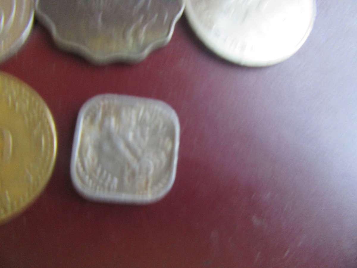 INTERESTING SELECTION OF20 VARIOUS ITEMS - AS PER SCAN - BID PERITEM - CO1