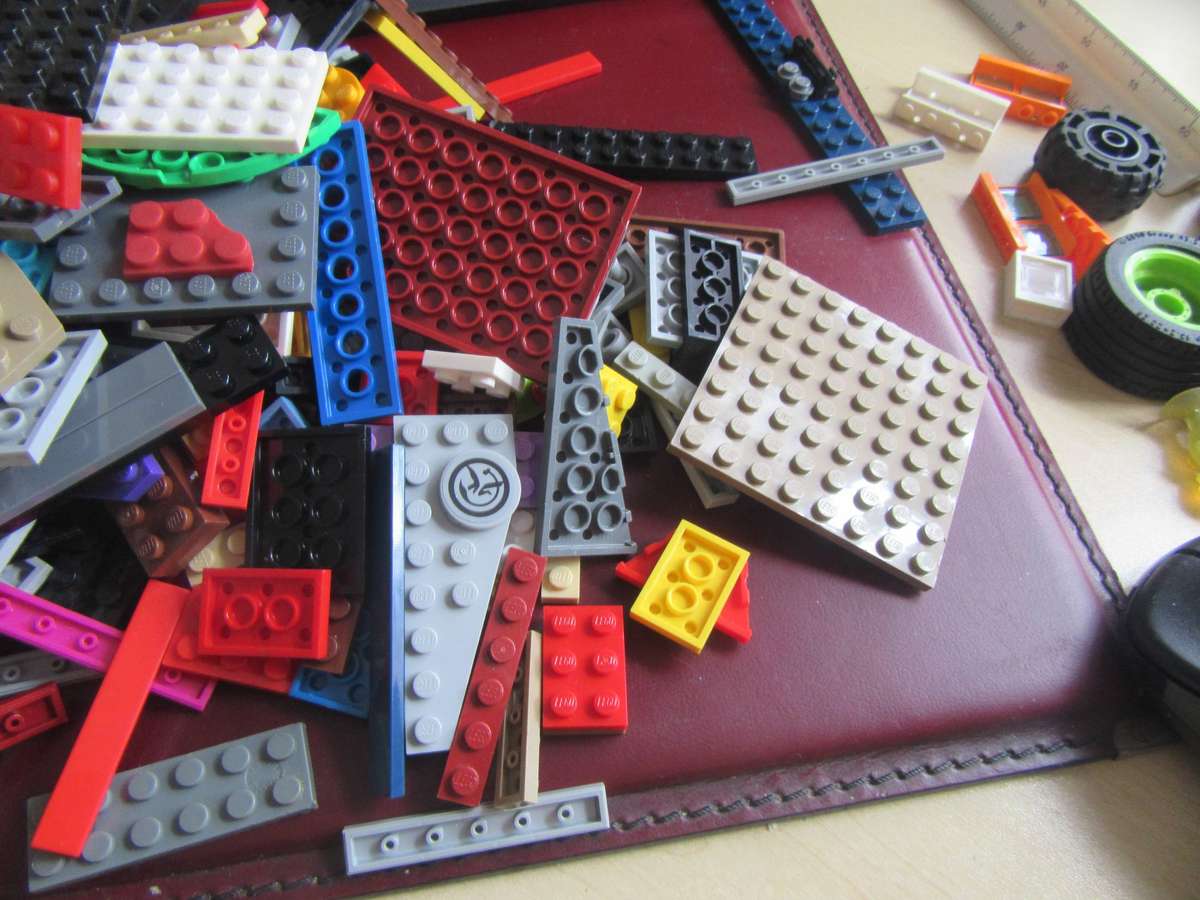 NICELEGO PLATE SELECTION - AS PER SCAN - 800 g - BID PER TWO GRAMS - LE7