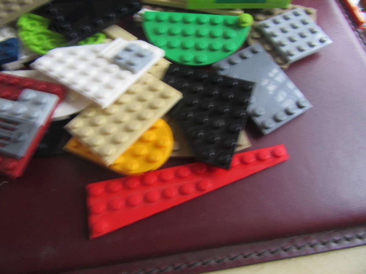 NICELEGO PLATE SELECTION - AS PER SCAN - 800 g - BID PER TWO GRAMS - LE7