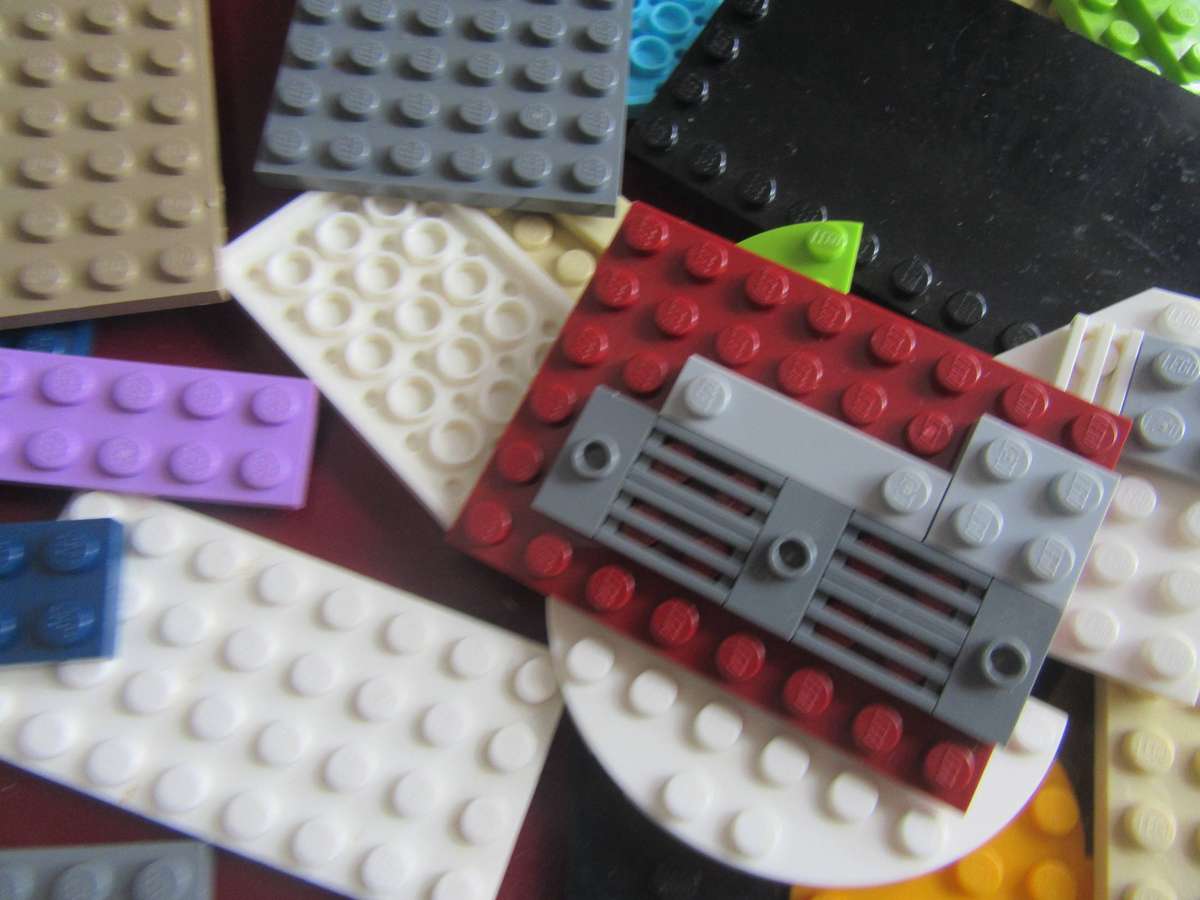 NICELEGO PLATE SELECTION - AS PER SCAN - 800 g - BID PER TWO GRAMS - LE7