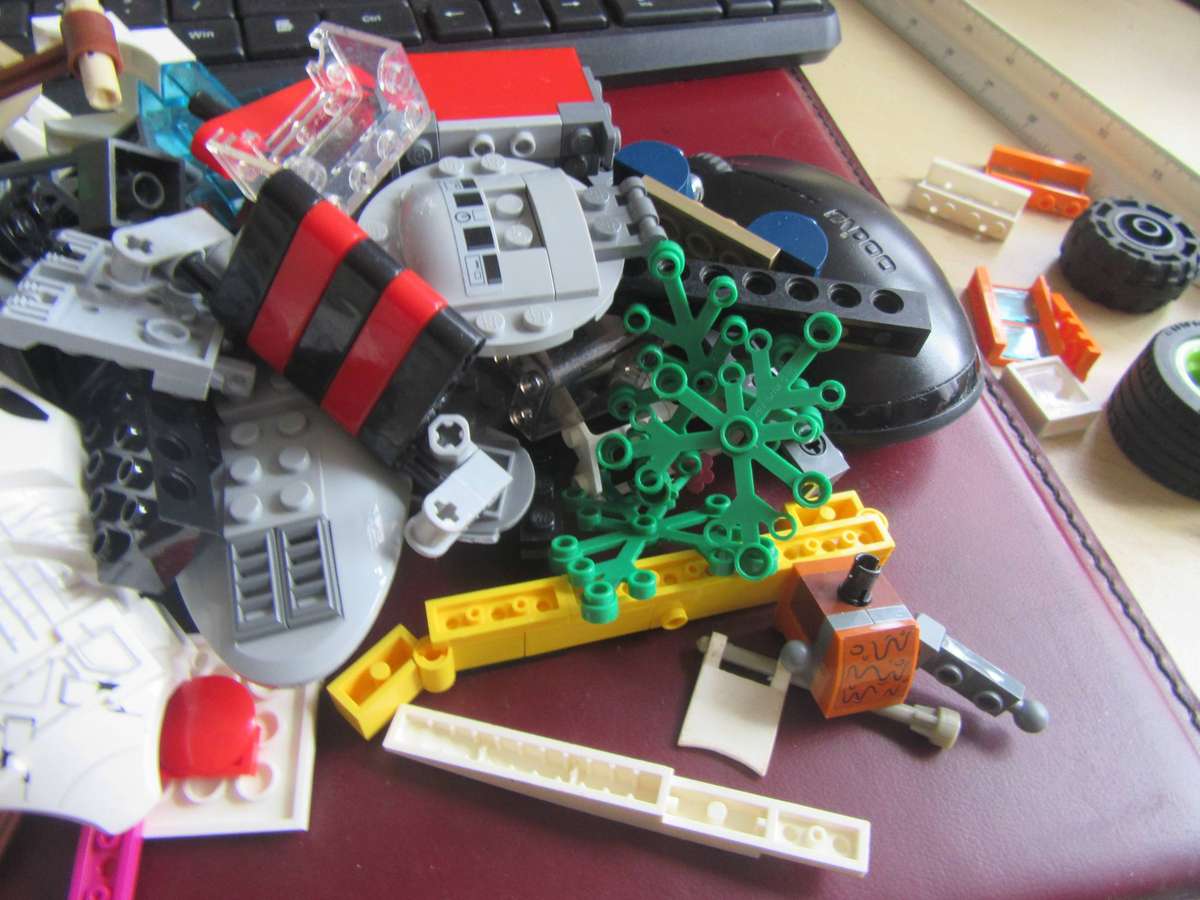 LEGO PARTS FROM PREVIOUSLY ASSEMBLED ITEMS - AS PER SCAN - 650g -