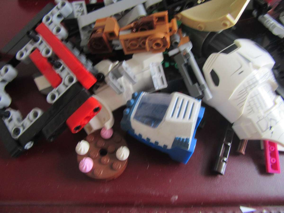 LEGO PARTS FROM PREVIOUSLY ASSEMBLED ITEMS - AS PER SCAN - 650g -