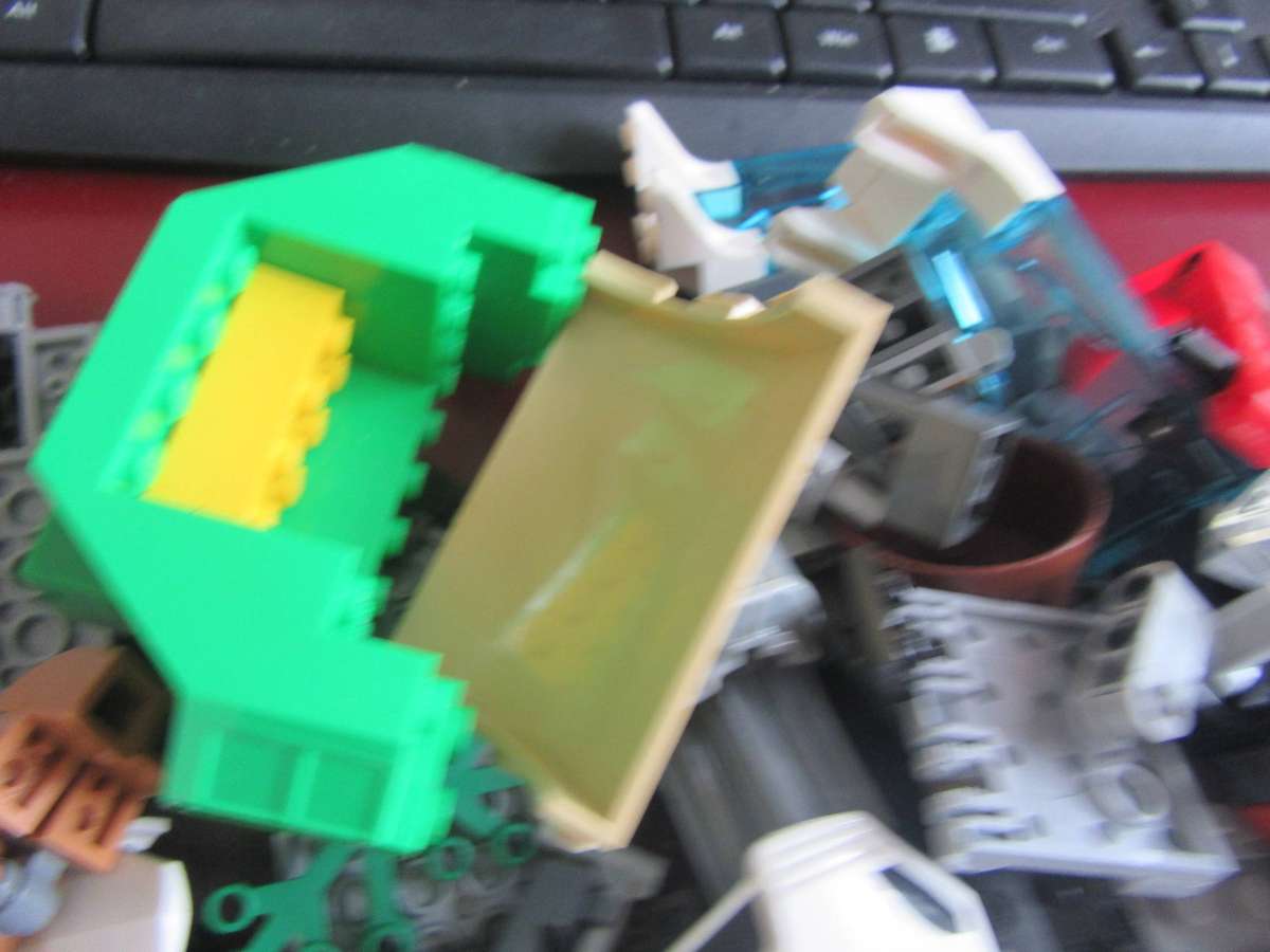 LEGO PARTS FROM PREVIOUSLY ASSEMBLED ITEMS - AS PER SCAN - 650g -