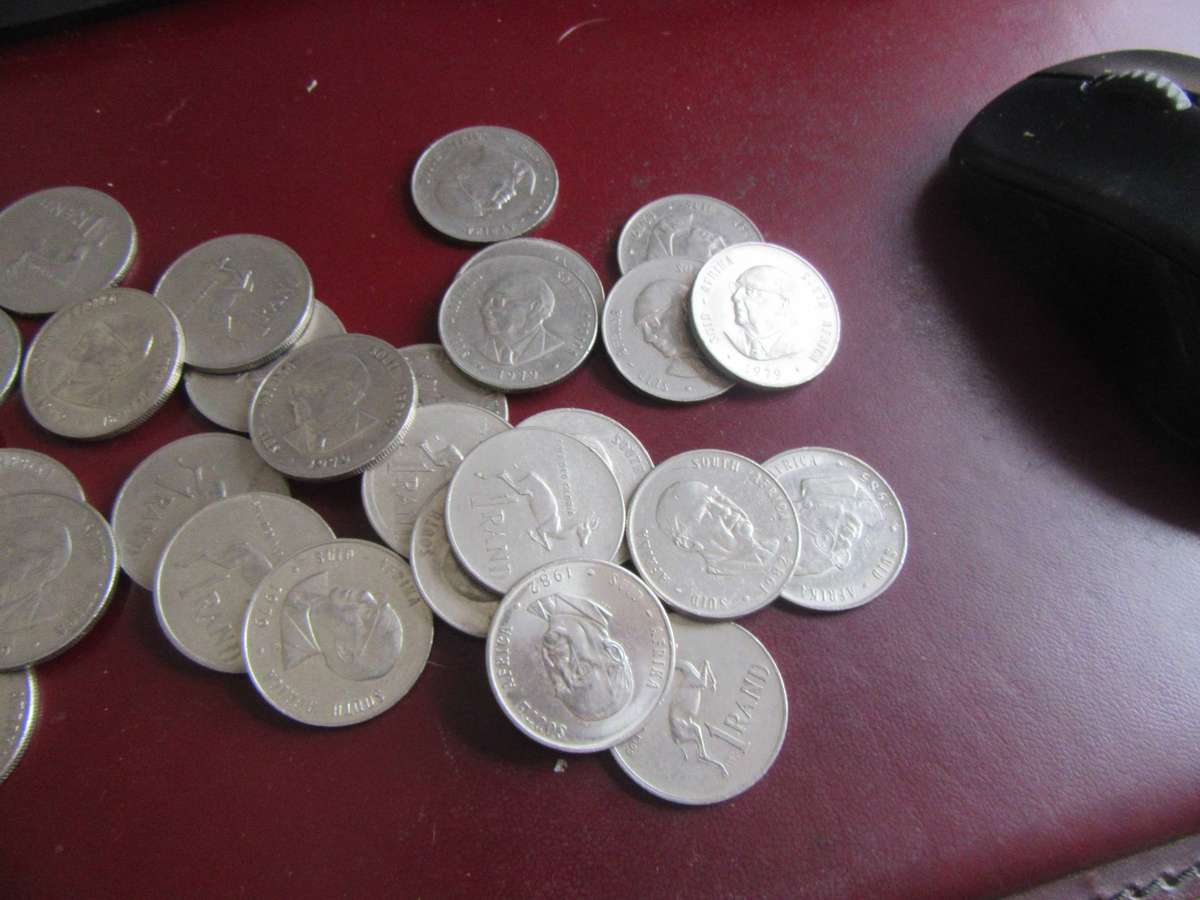 33 OLD ONE RANDCOINS- AS PER SCAN - WITH PRESIDENT - VARIOUSYEARS - BID PER COIN