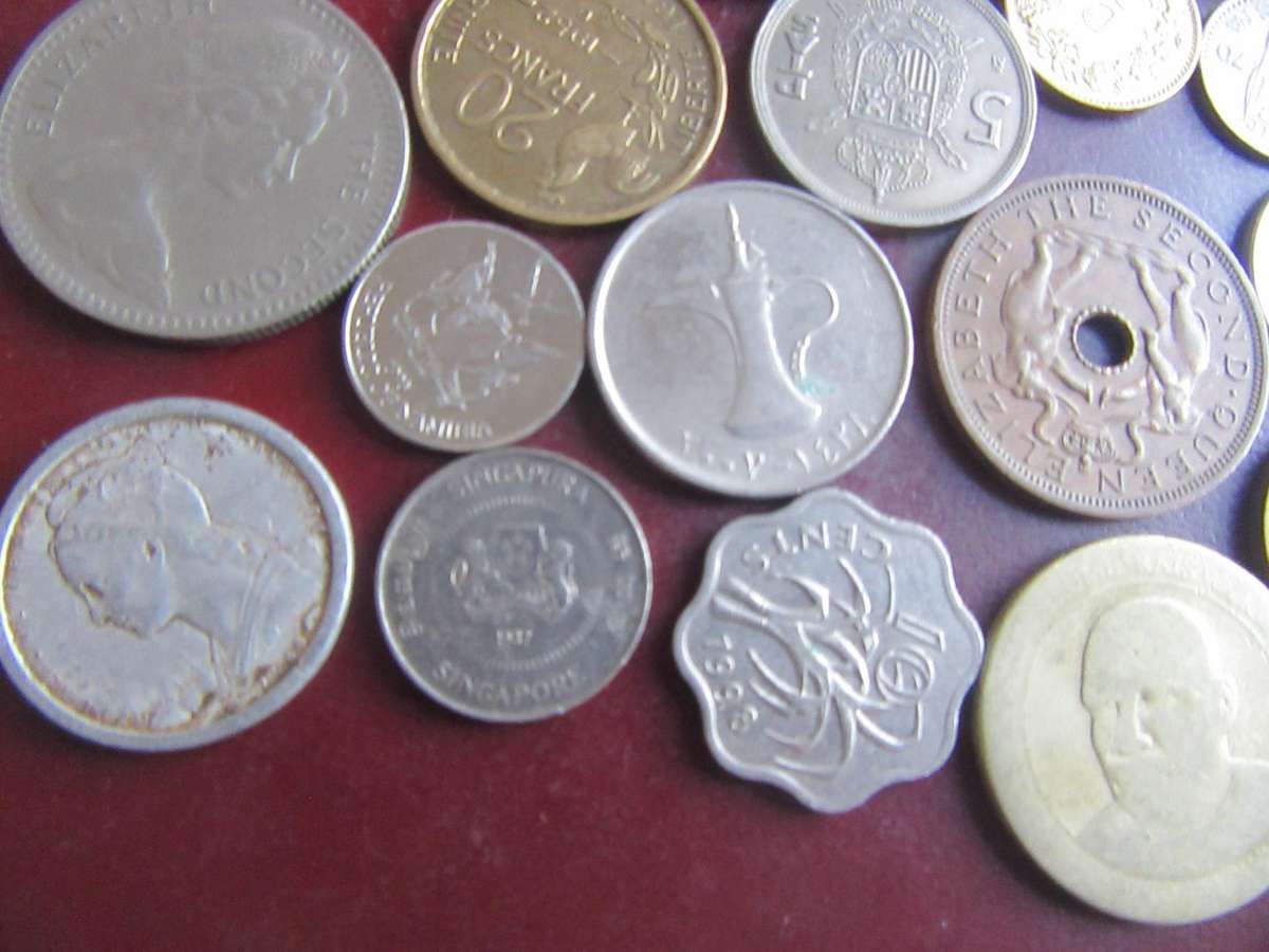 GOOD START FOR THE BEGINNER - 25 ASSORTED INTERNATIONAL COINS - AS PER SCAN - CO1