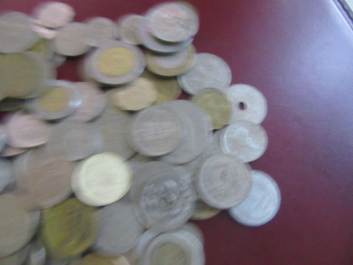 GOOD START FOR THE BEGINNER -350ASSORTED INTERNATIONAL COINS - AS PER SCAN - BID PER ITEM -LOT7