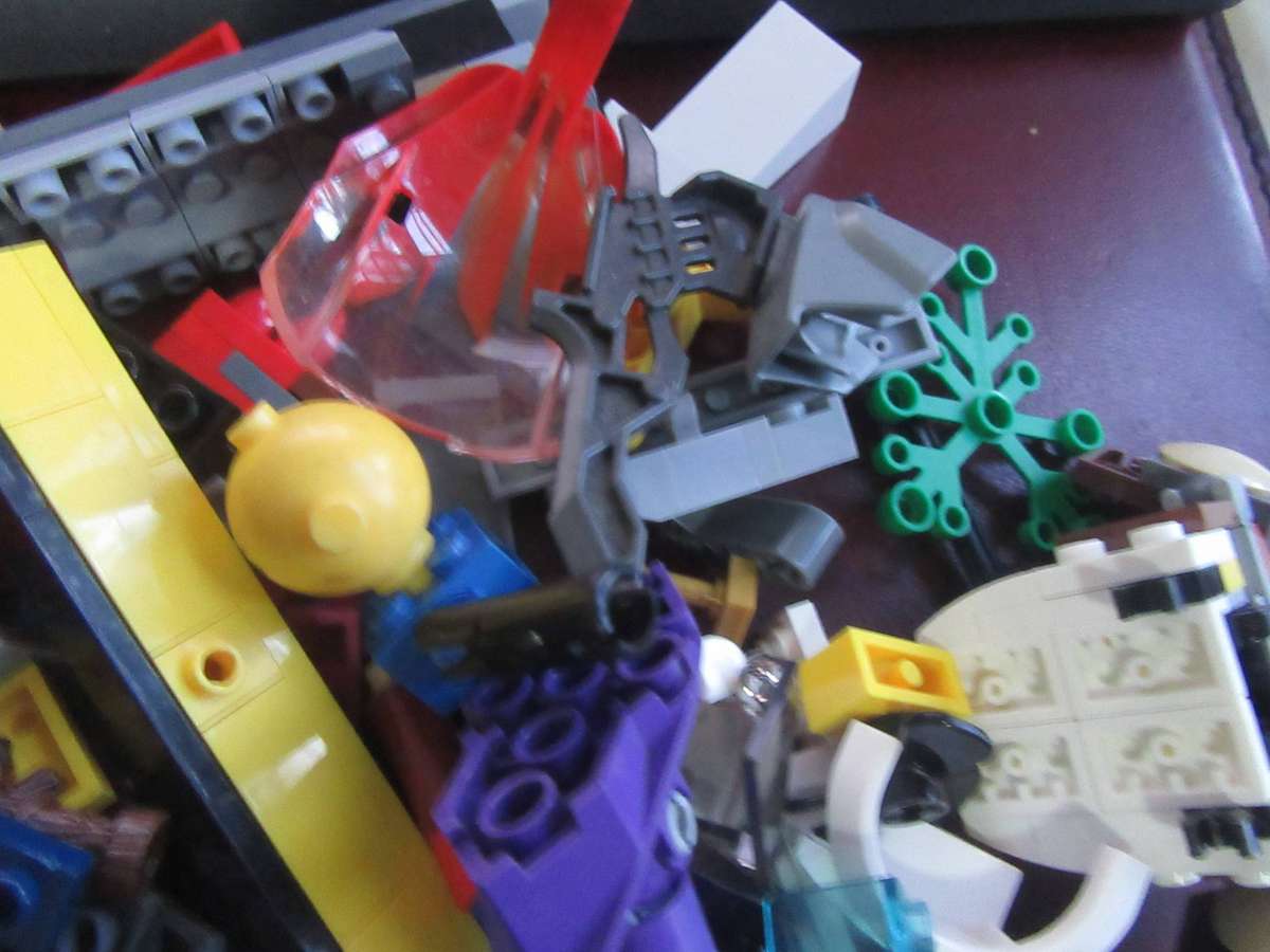 LEGO PARTS FROM PREVIOUSLY ASSEMBLED ITEMS - AS PER SCAN - 400 g -BID PER TWO GRAMS - LE5