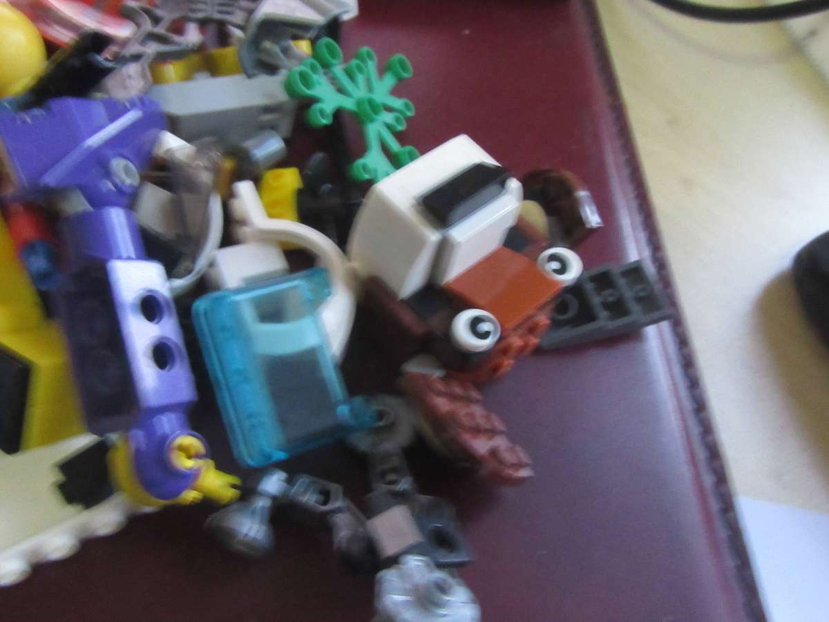 LEGO PARTS FROM PREVIOUSLY ASSEMBLED ITEMS - AS PER SCAN - 400 g -BID PER TWO GRAMS - LE5