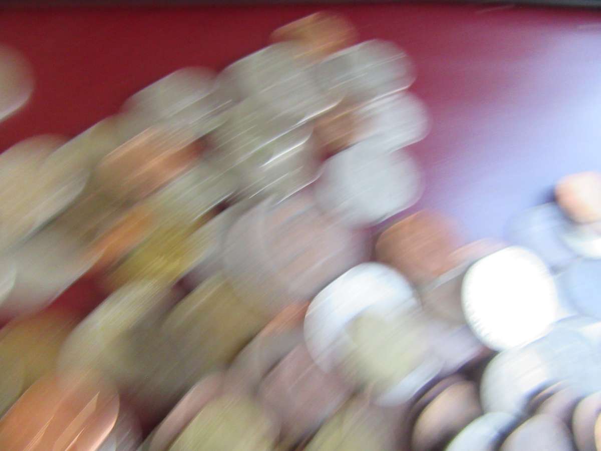 GOOD START FOR THE BEGINNER 225 INTERNATIONAL COINS - AS PER SCAN - BID PER ITEM
