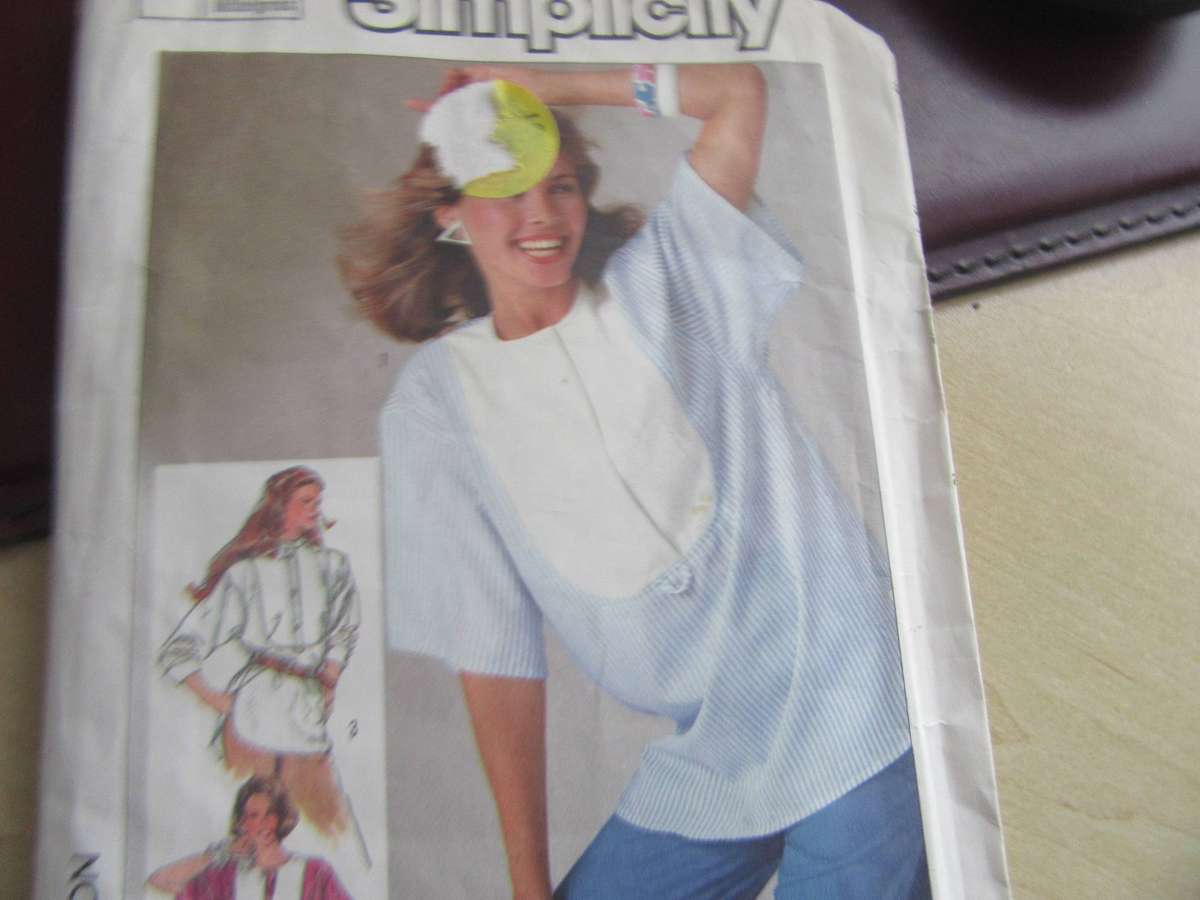 SIMPLICITY NO.7327 - SIZE MEDIUM - RB