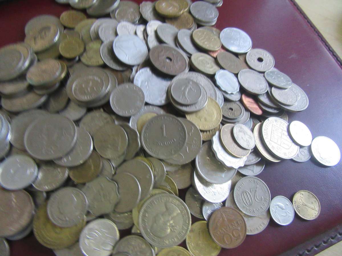550 World coins incl. RSA coins - as per scan -BID PER COIN - LOT10