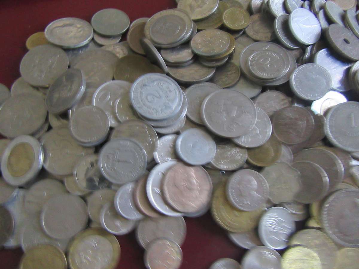 550 World coins incl. RSA coins - as per scan -BID PER COIN - LOT10