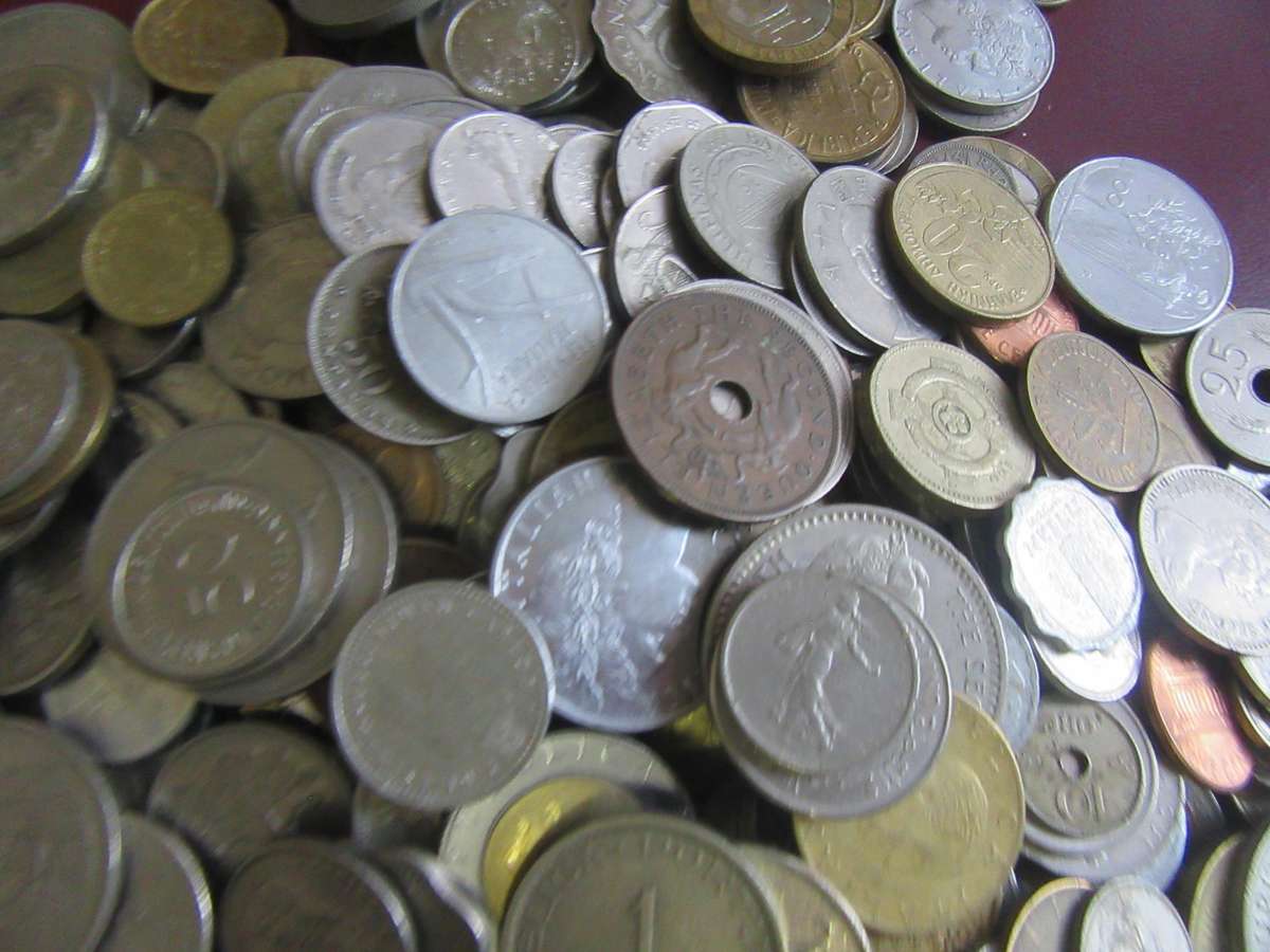 550 World coins incl. RSA coins - as per scan -BID PER COIN - LOT10