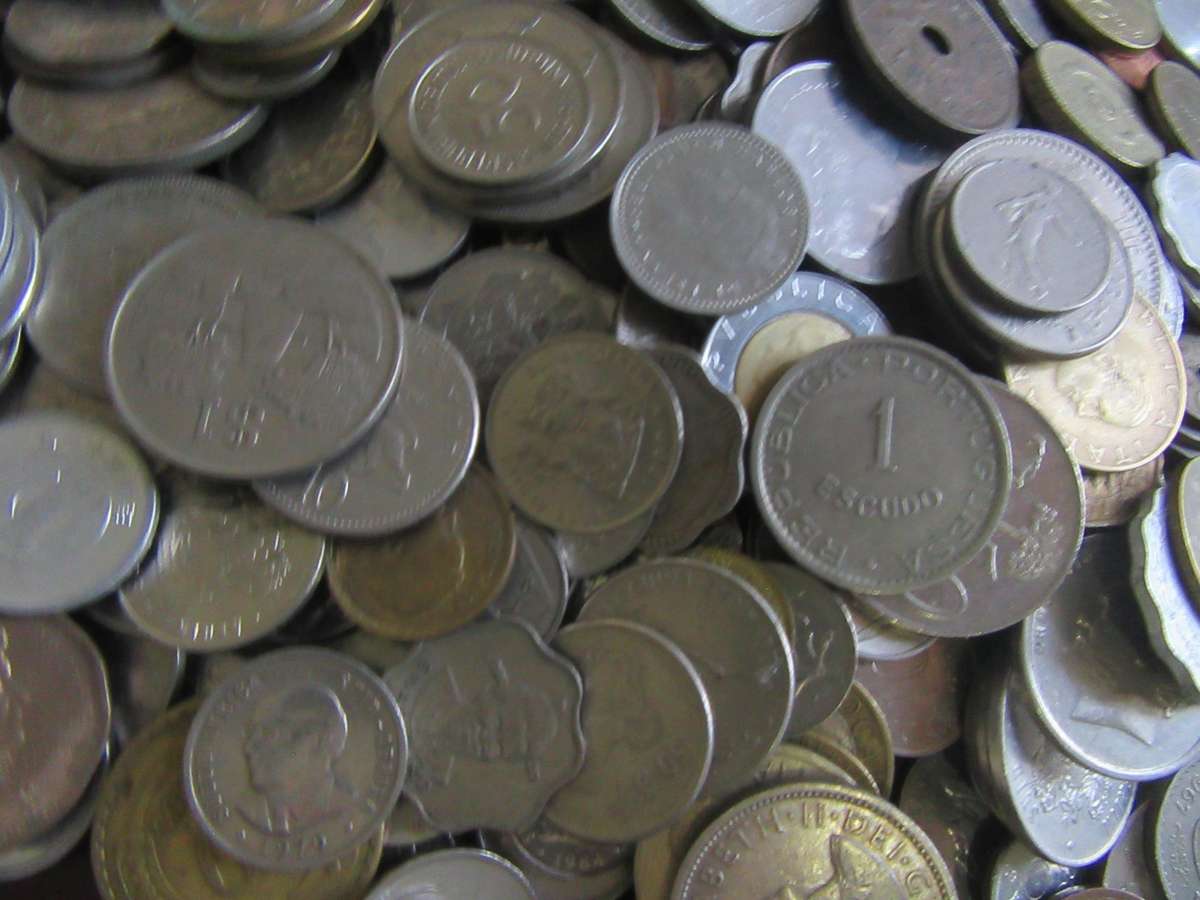 550 World coins incl. RSA coins - as per scan -BID PER COIN - LOT10