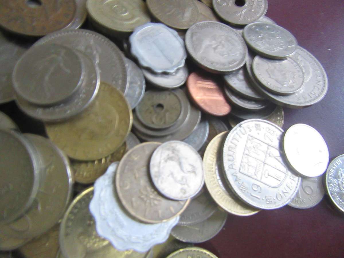 550 World coins incl. RSA coins - as per scan -BID PER COIN - LOT10